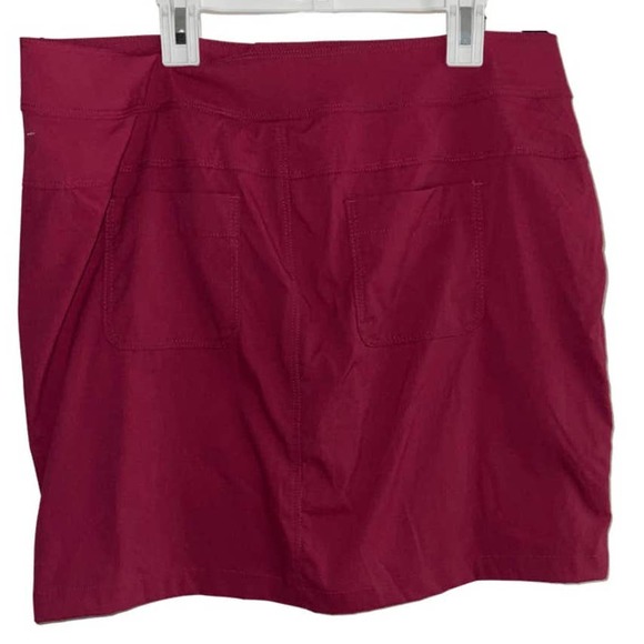 BOSTON TRADERS RED STRETCH 4 POCKETS SKORT MEDIUM - Picture 2 of 2